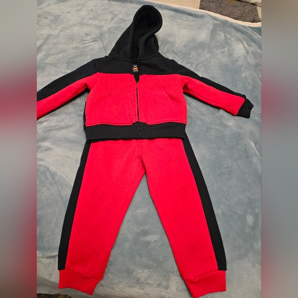 Children's Place Jogger set - Picture 1 of 10